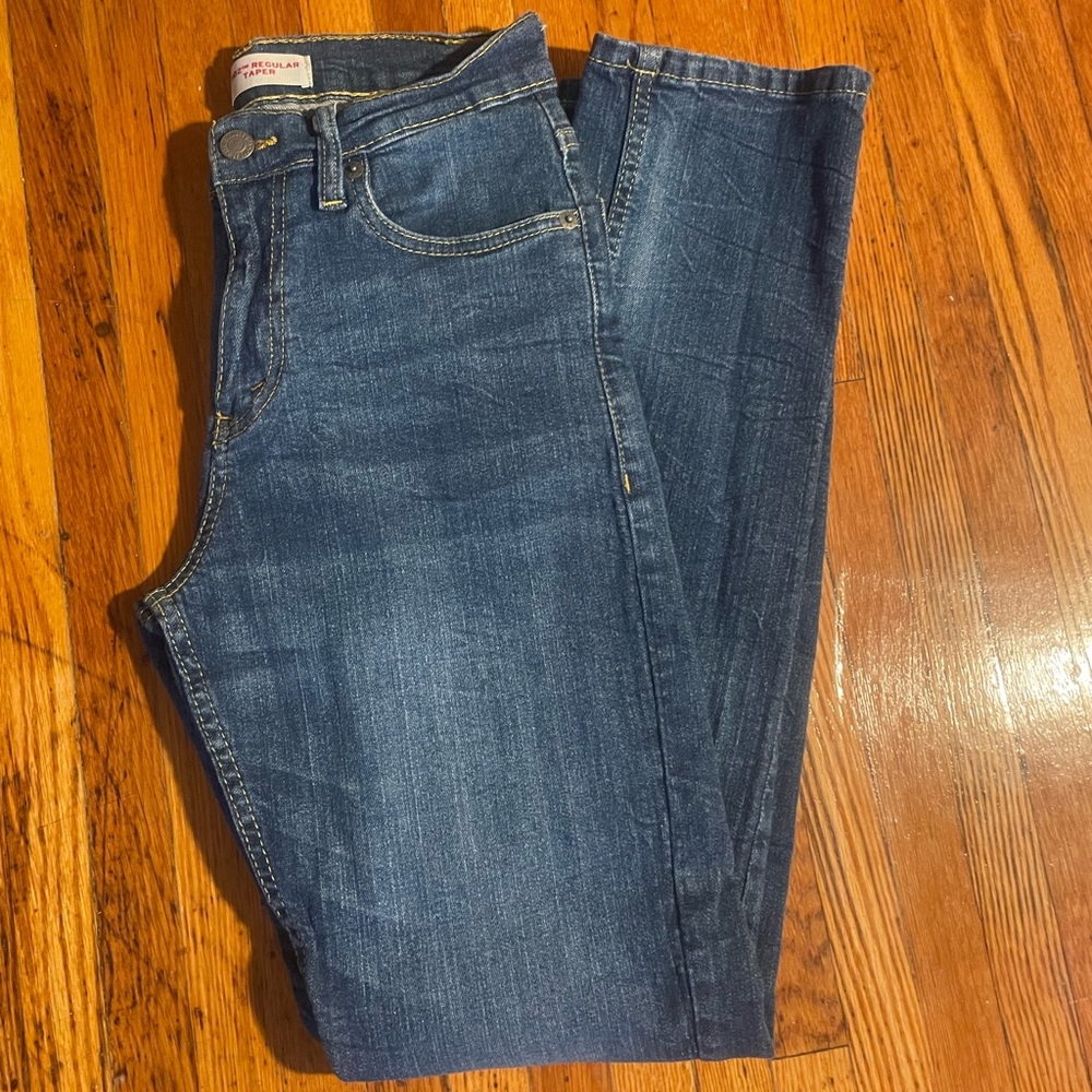 Levi Straight Leg Jeans